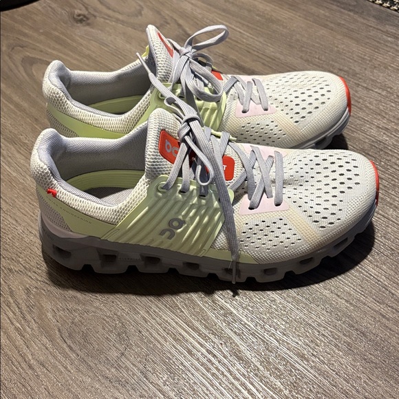 EUC Women’s Cloudswift Running Shoes - Size 6.5 - Picture 3 of 7